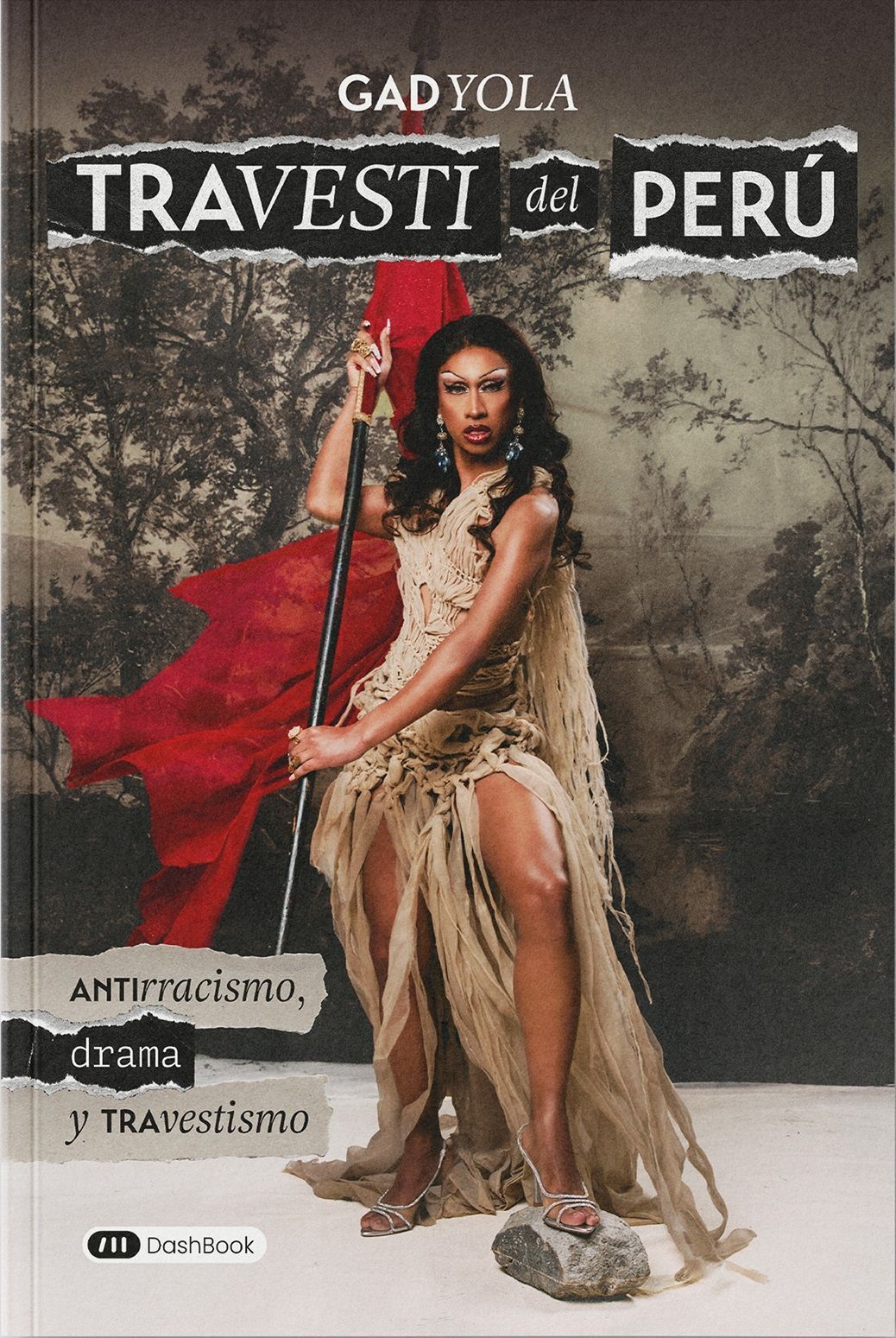 Retrato de Gad Yola con un vestido de nudos que recuerdan a un quipo y una bandera en las manos, en pose de conquistadora con un pie entaconado sobre una piedra. De fondo, un paisaje andino.
