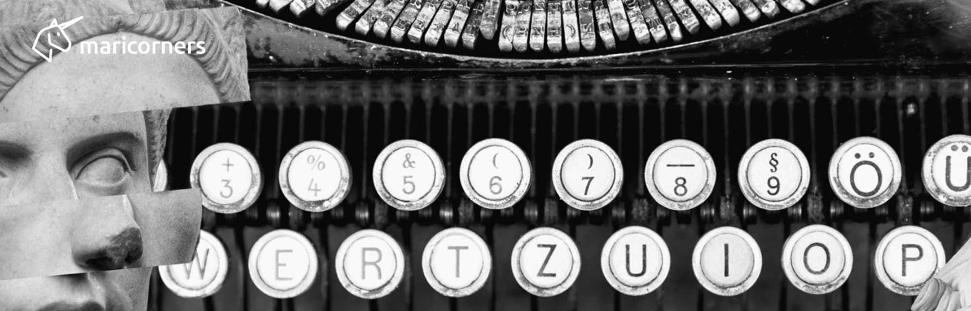 Imagen en blanco y negro de las teclas superiores de una máquina de escribir con teclado QWERTY y la imagen desfigurada del rostro de una estatua clásica