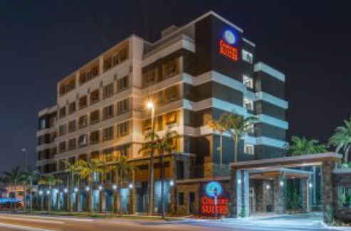 Image of outside of Comfort Suites Fort Lauderdale Airport / Cruise Port