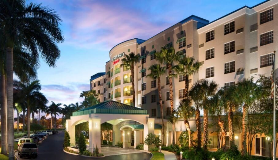 Image of outside of Courtyard Fort Lauderdale Airport and Cruise Port