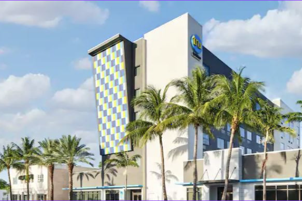 Image of outside of Tru Hotel In Dania